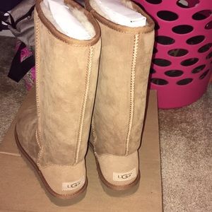 NWT Sz 8 CHESTNUT UGG W CLASSIC TALL II